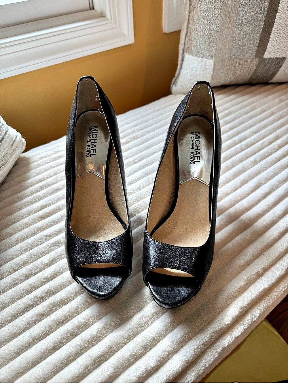 Michael Kors Black Open-Toe Heels Size 7